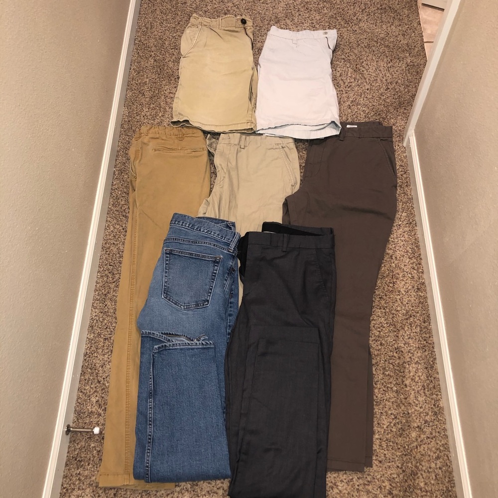 **Men’s Lot of Pants/Shorts**